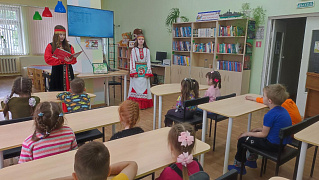 «Сегодня я - библиотекарь»: акция в библиотеке им. П. Хузангая