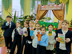«Театральный фургончик»: библиомарафон в библиотеке С. Маршака