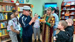 «Салам, соседи!» Татарская среда в библиотеке