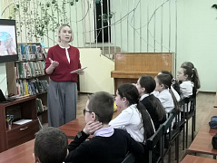 Знакомство с книгой «Мама-кот, или история про кота, который научил чайку летать»