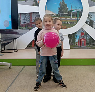 «Папа может, все что угодно»: игровая программа 