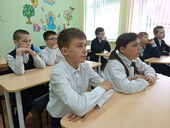 «Здравствуй, праздник Первомай!»
