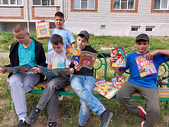 «Читающая скамейка»: уличная акция